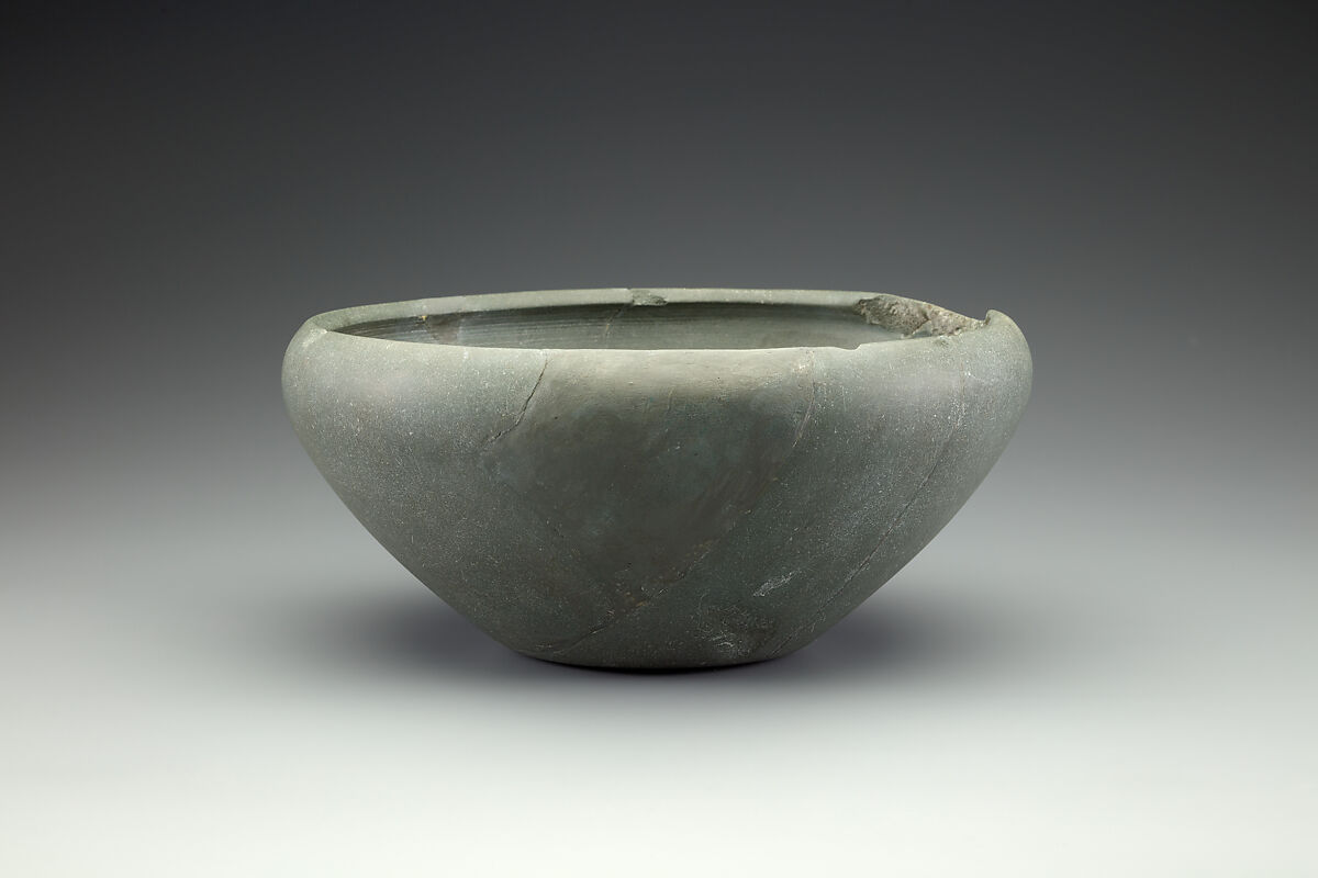 Shallow bowl, Stone