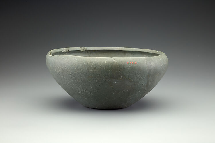 Shallow bowl