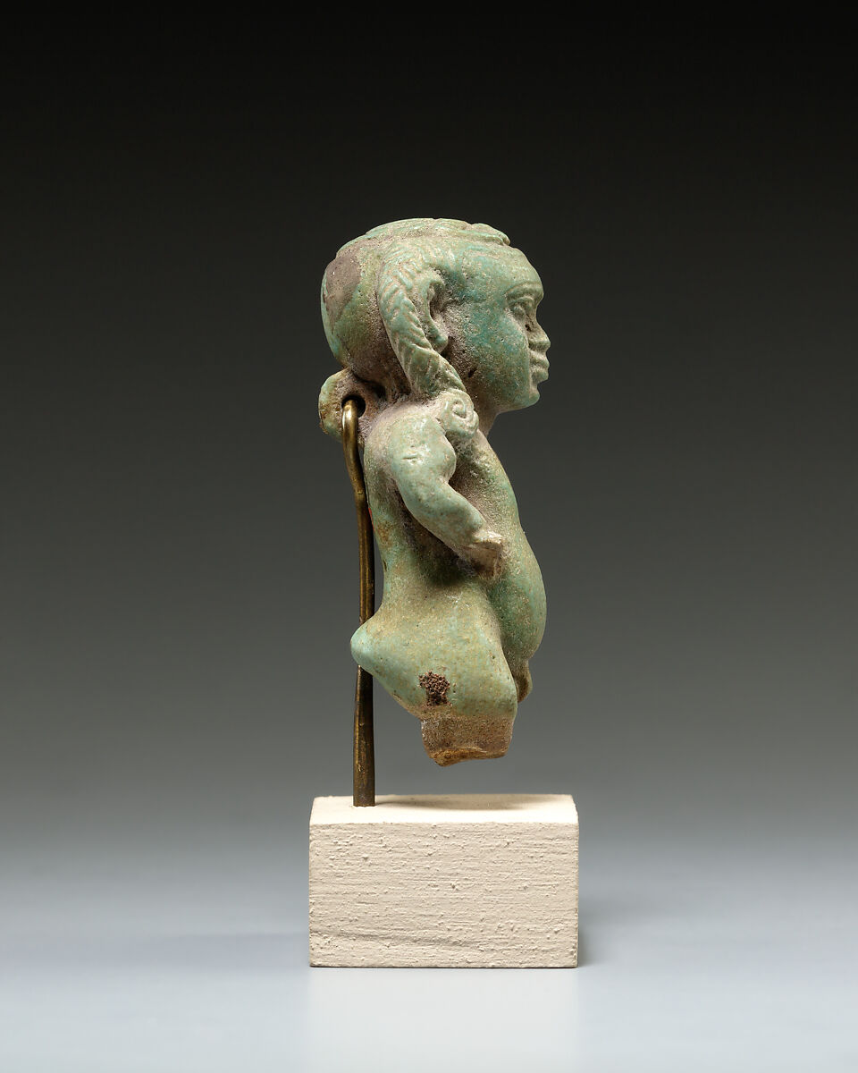 Pataikos, Faience