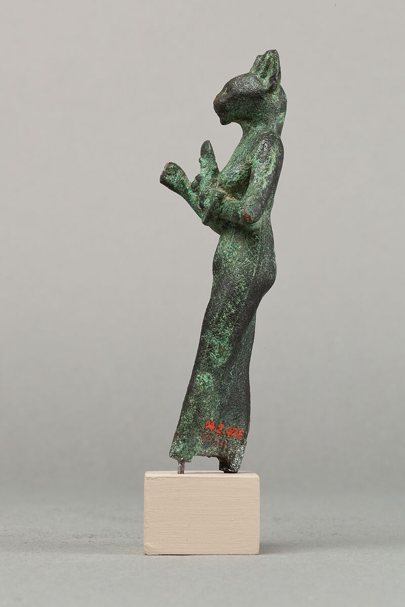 Bastet holding an aegis, Cupreous metal