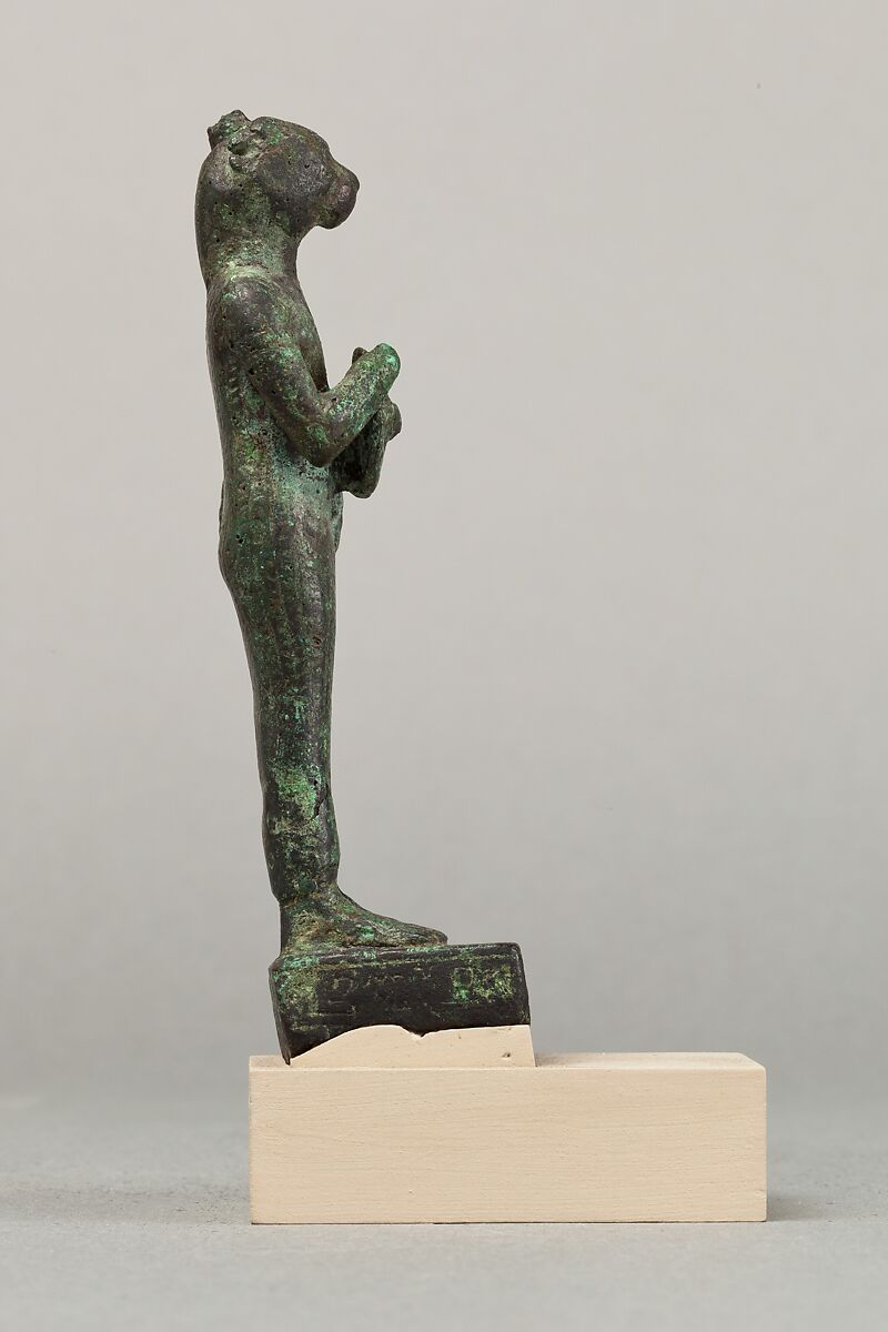 Bastet with lion-headed aegis and basket, Cupreous metal