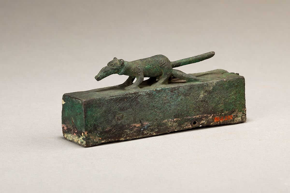 Box for animal mummy, Cupreous metal 