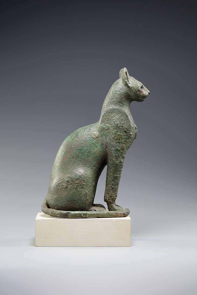 Cat with image of Bastet on breast, Cupreous metal