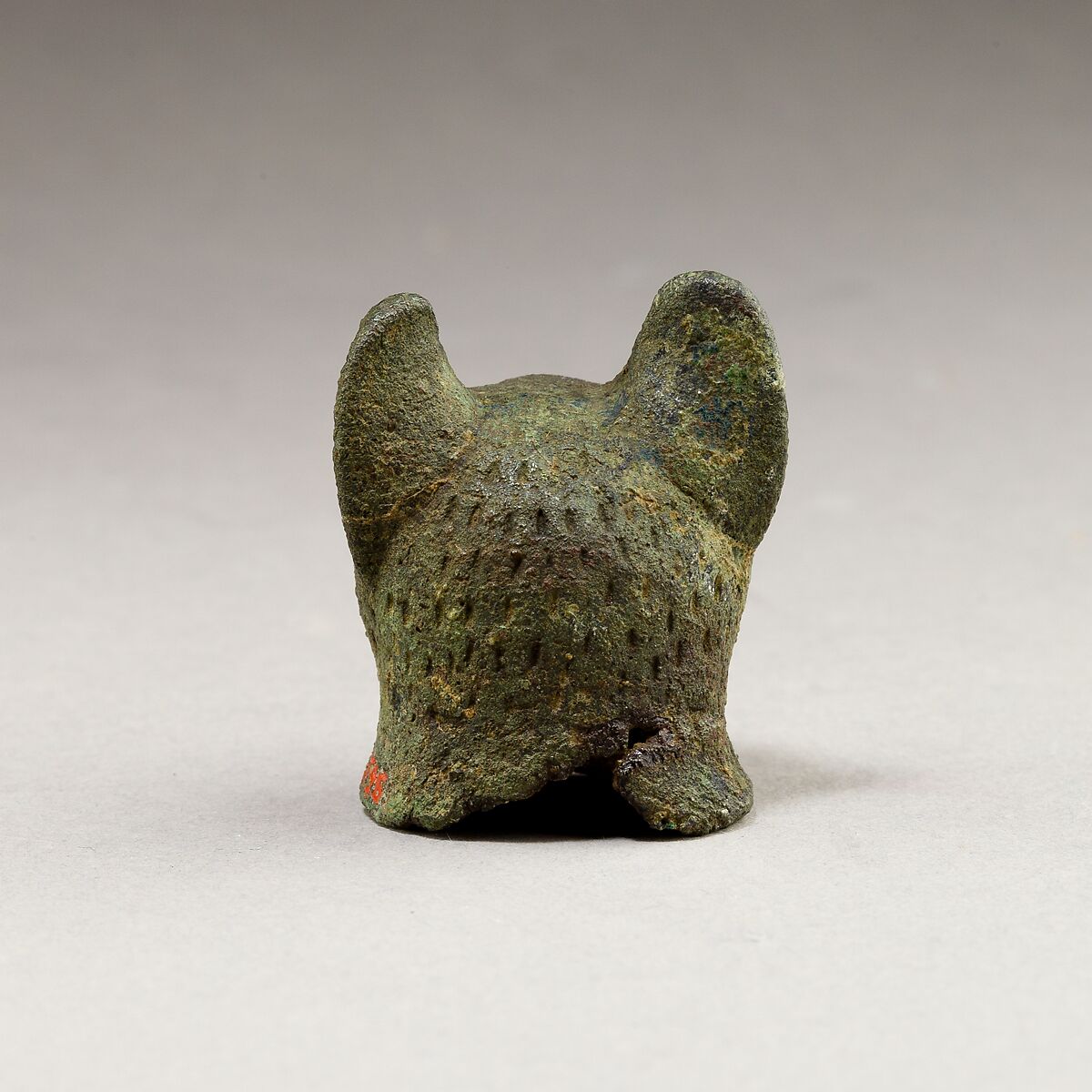 Cat head, Cupreous metal