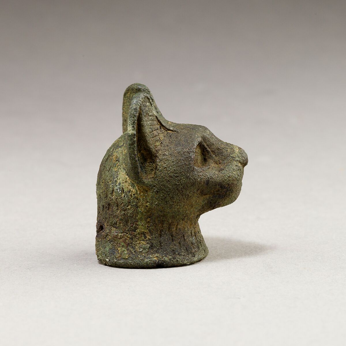 Cat head, Cupreous metal