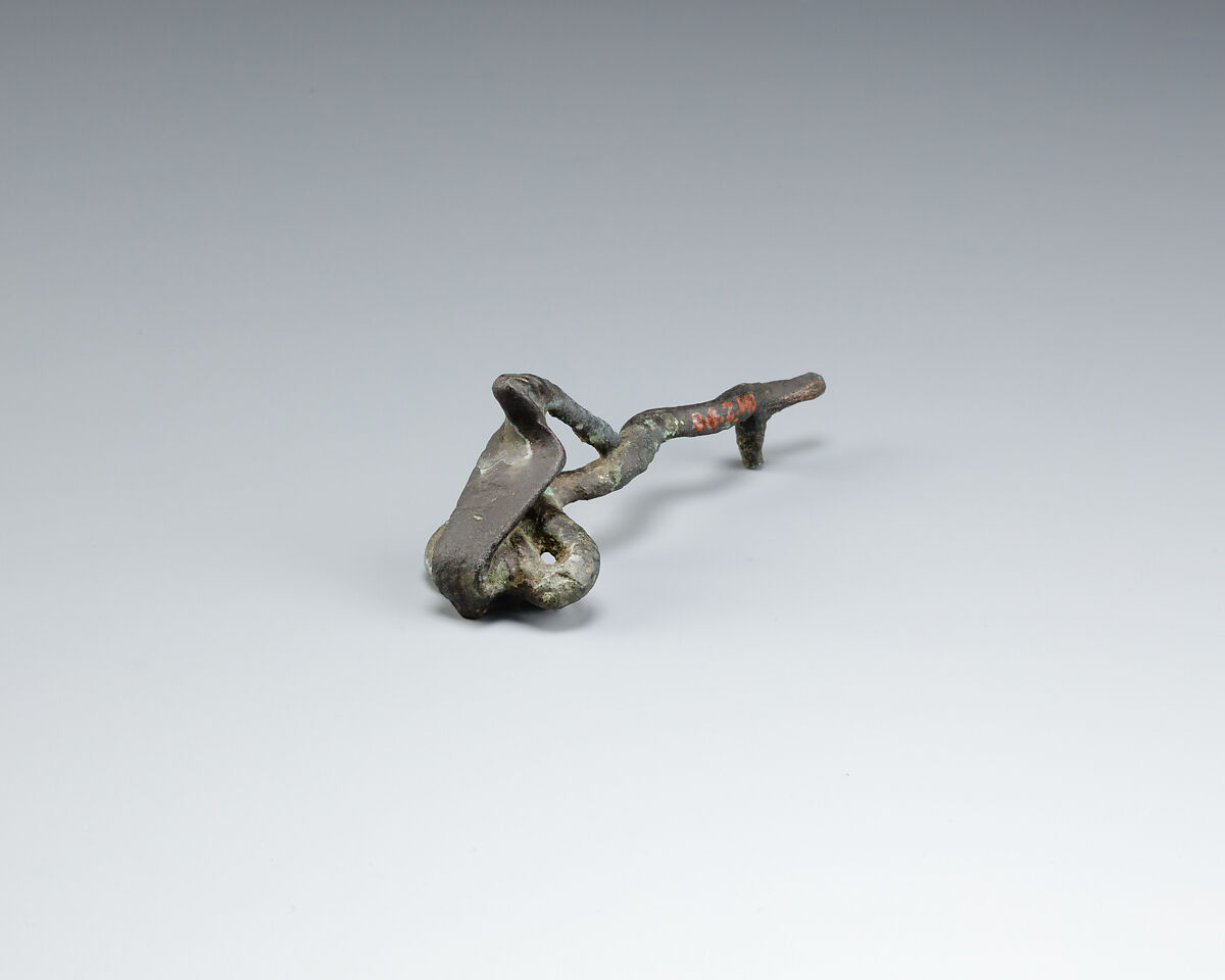 Uraeus, Cupreous metal