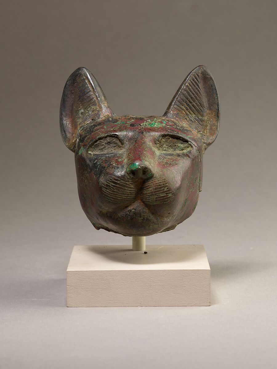 Head of a cat, Cupreous metal 