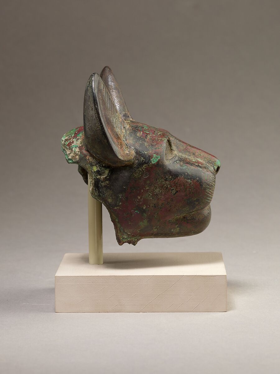 Head of a cat, Cupreous metal