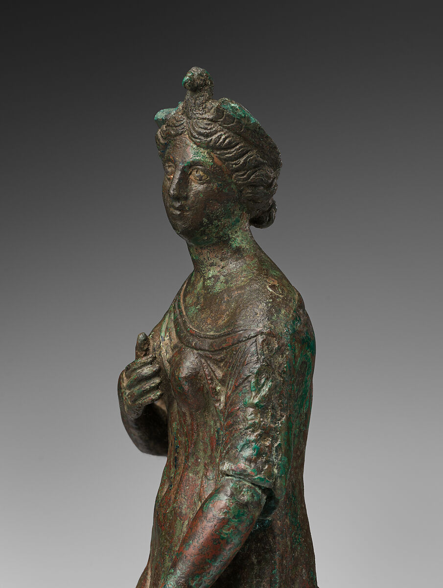 Isis-Aphrodite with Egyptian vulture cap, Bronze