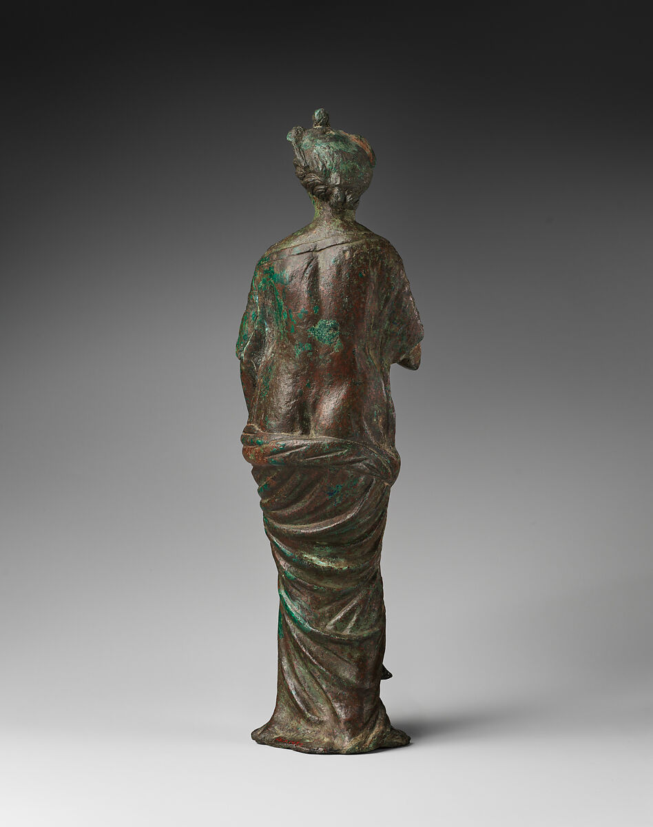 Isis-Aphrodite with Egyptian vulture cap, Bronze
