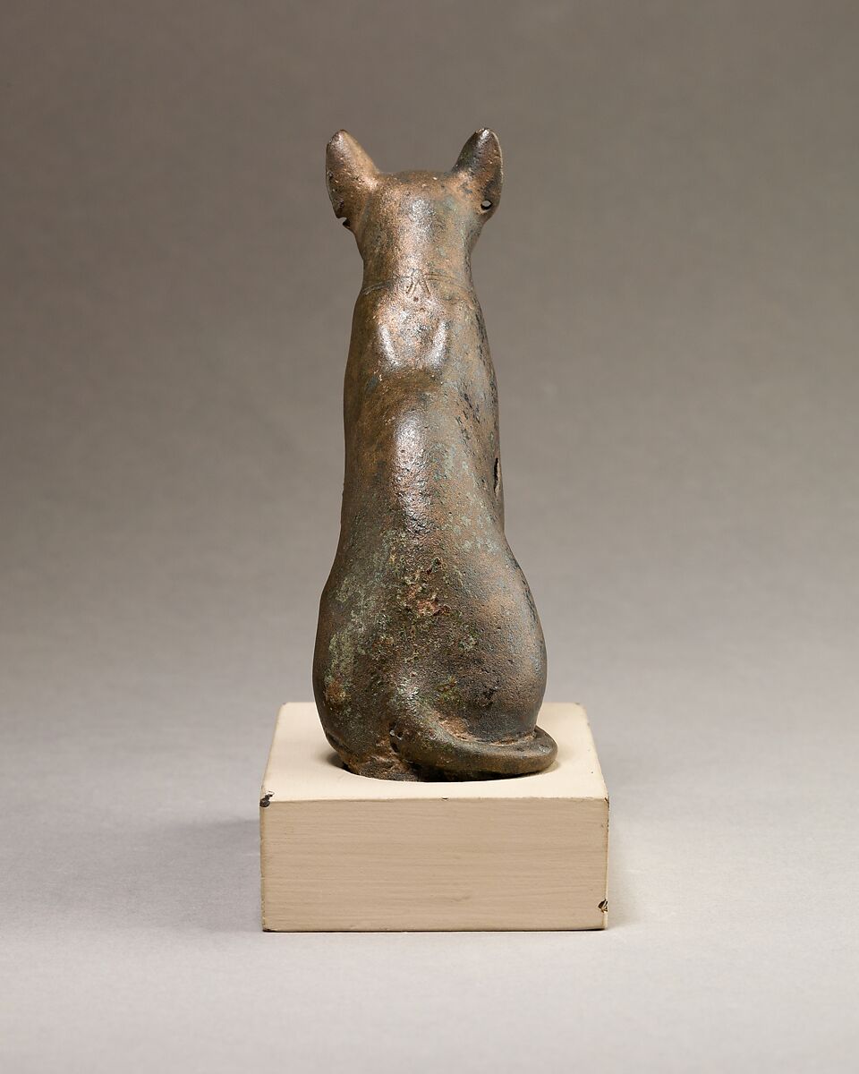 Cat figurine, Cupreous metal