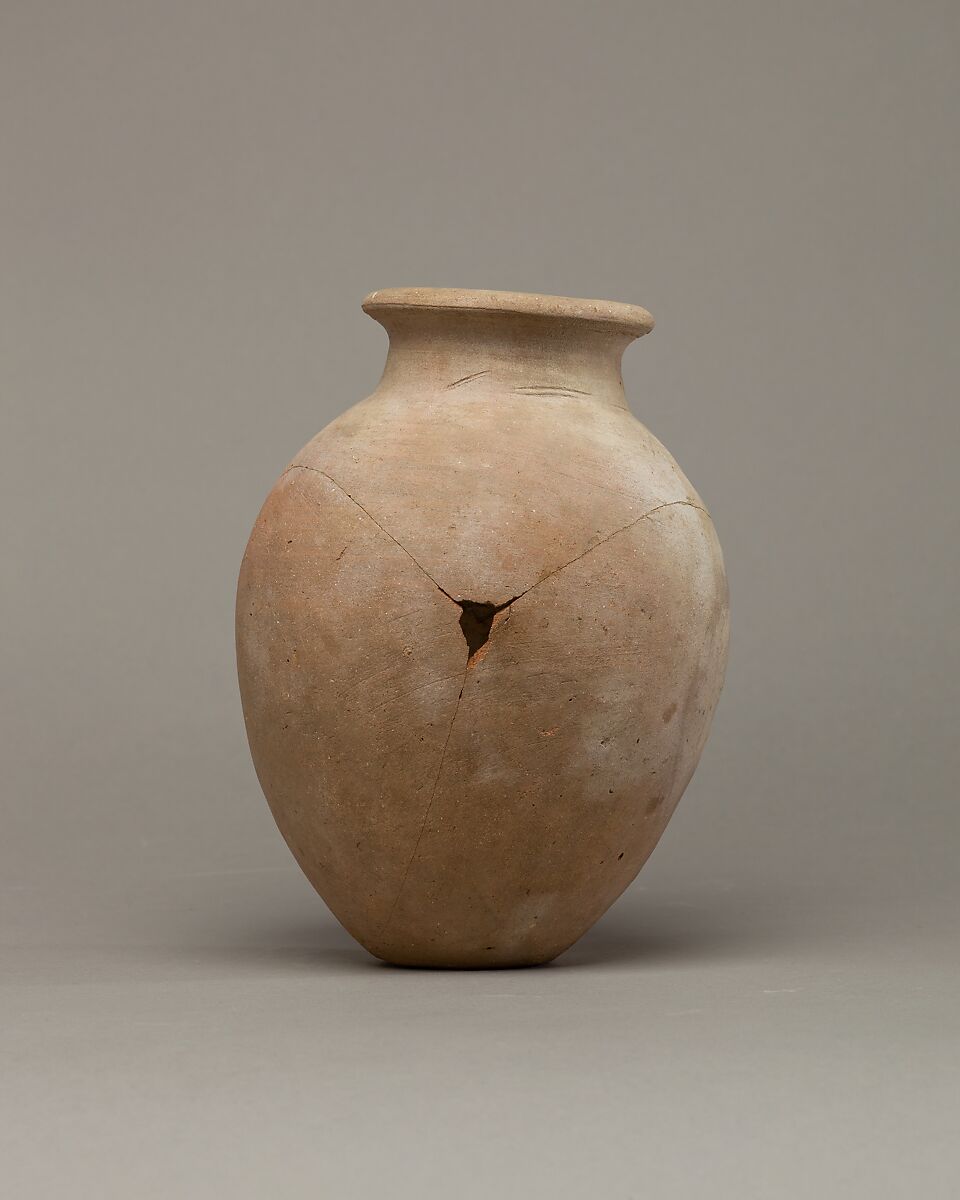 High-shouldered jar of desert clay, Pottery 