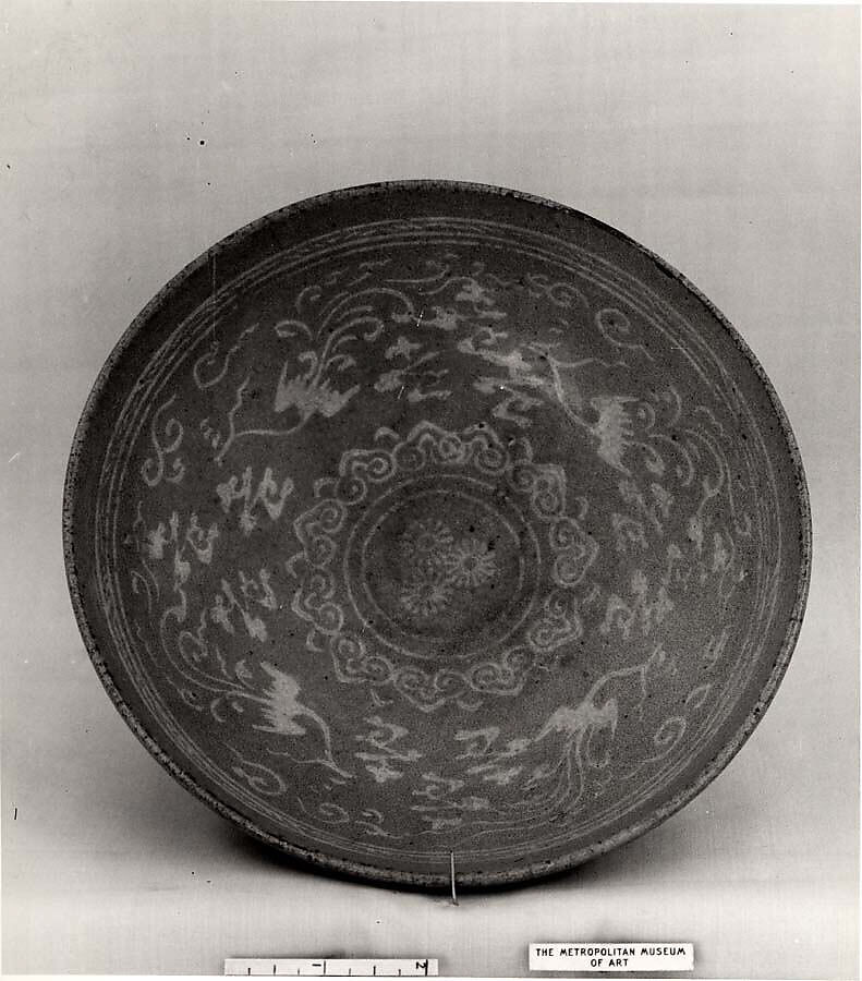 Bowl, Stoneware with inlaid decoration under celadon glaze, Korea 