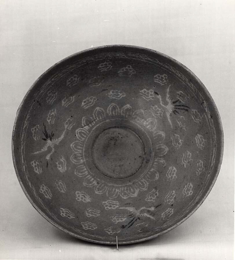 Bowl, Stoneware with inlaid decoration under celadon glaze, Korea 