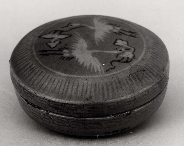 Pigment Box with Cover