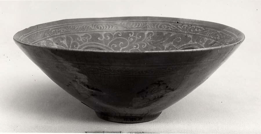 Bowl, Stoneware with inlaid decoration under celadon glaze, Korea 