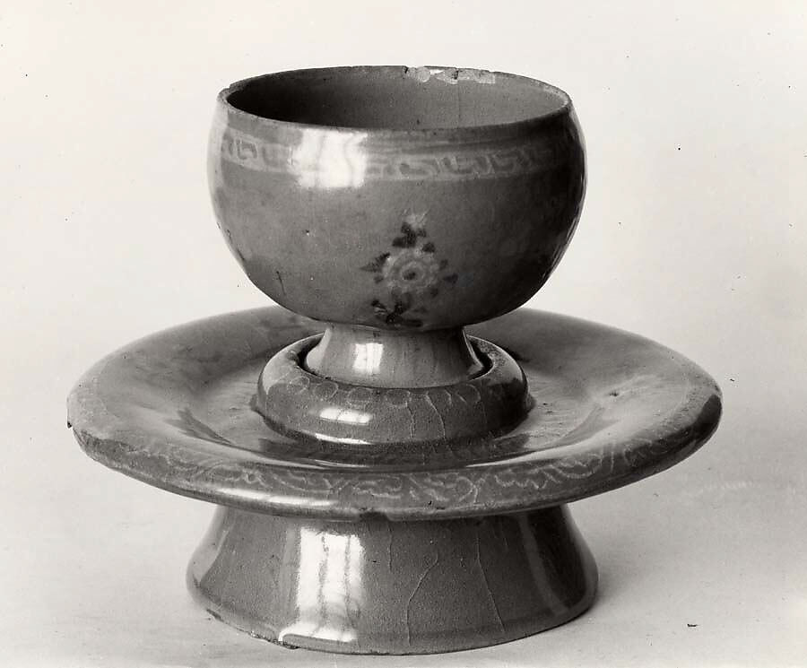Cup and Stand, Porcelaneous clay, Korea 