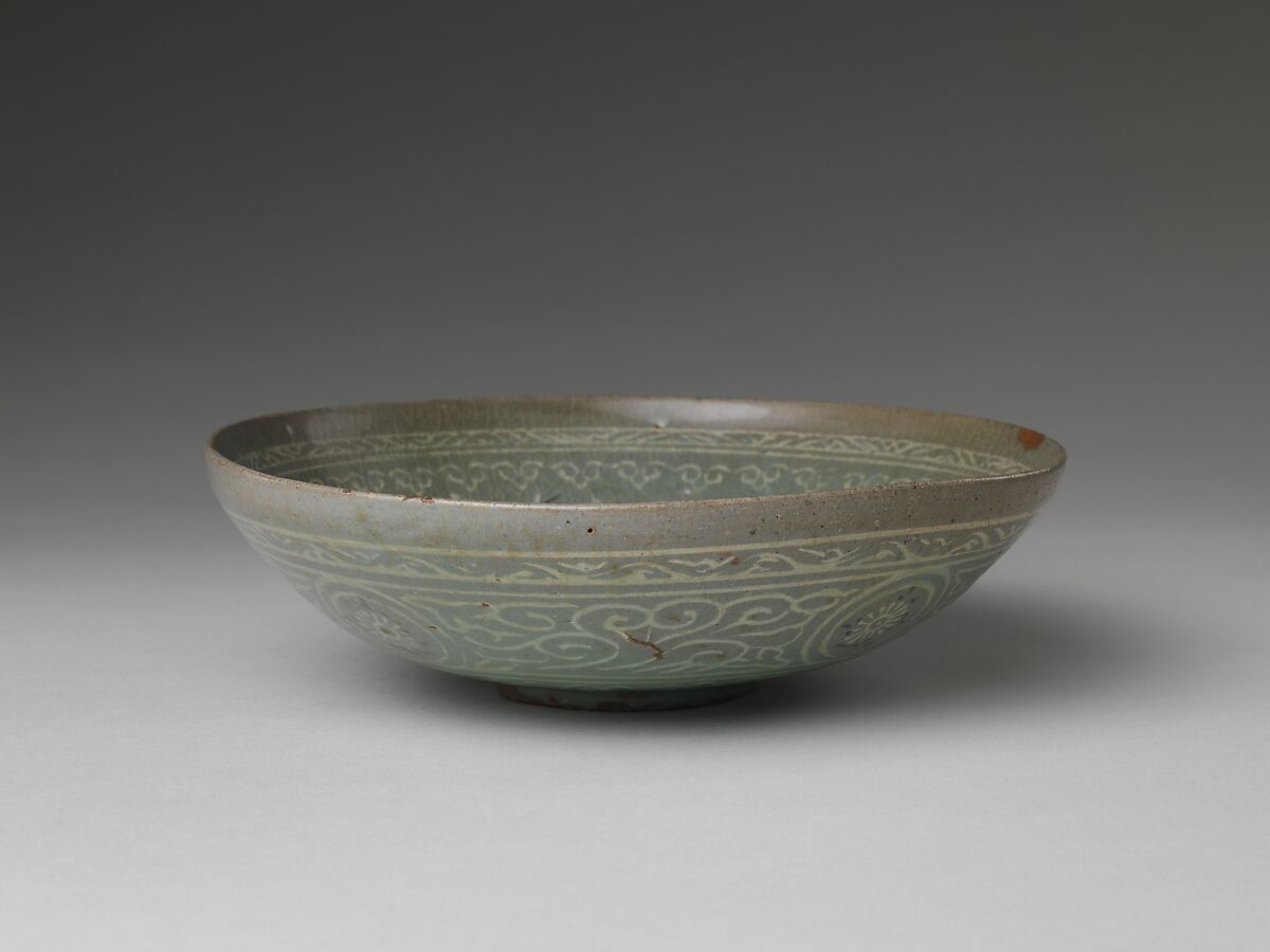 Bowl decorated with phoenixes and clouds, Stoneware with inlaid design under celadon glaze, Korea