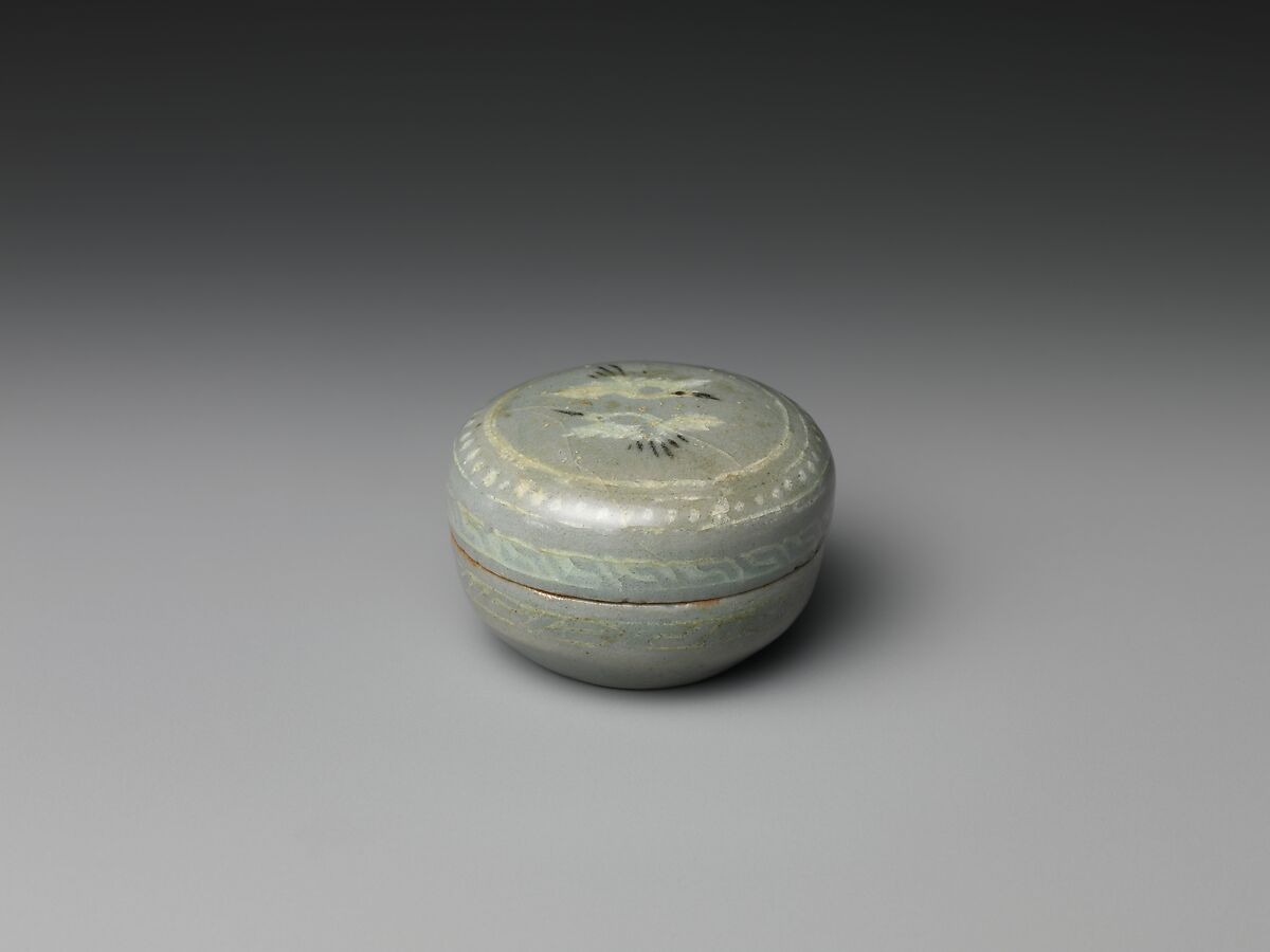 Box from set of five decorated with cranes and clouds, Stoneware with inlaid design under celadon glaze, Korea 