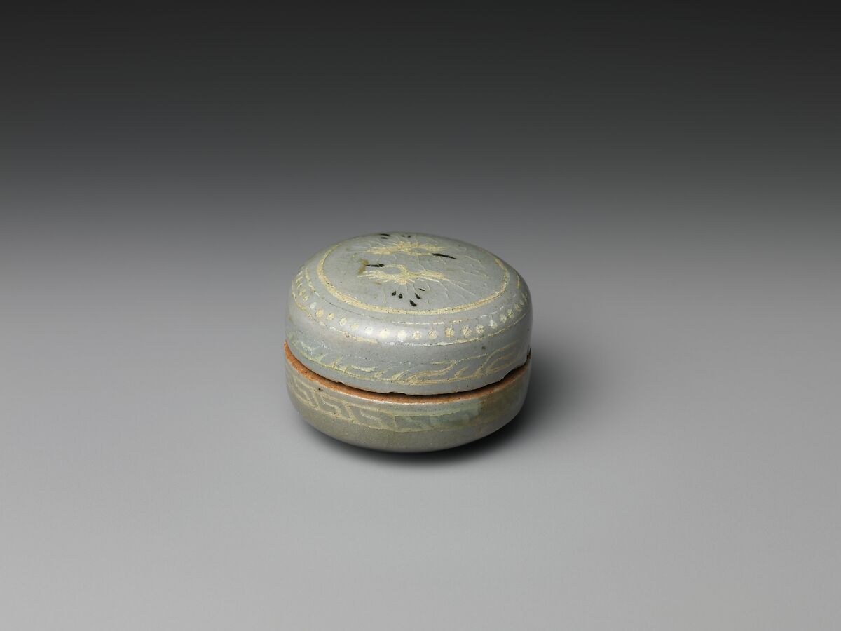 Box from set of five decorated with cranes and clouds, Stoneware with inlaid design under celadon glaze, Korea 