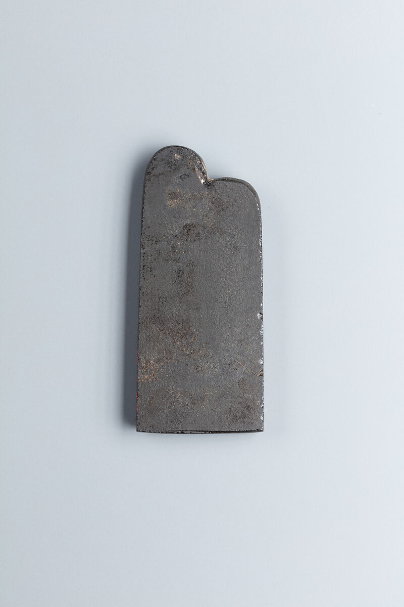 Two-finger amulet, Black glass