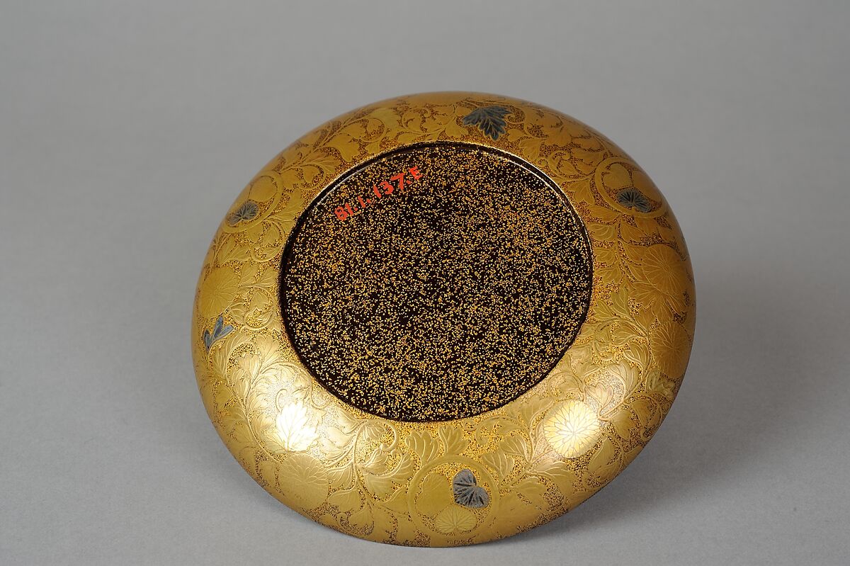 Portable Picnic Set (sagejū) with Chrysanthemums, Foliage Scroll, and Tokugawa Family Crests, Lacquered wood with gold, silver hiramaki-e, gold and silver foil application on nashiji lacquer ground, Japan