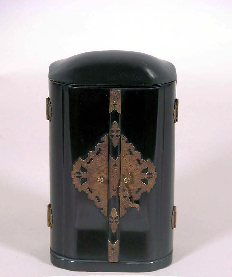 Portable Shrine (zushi) with Byakue Kannon, the White-robed Bodhisattva of Compassion, Wood with lacquer, gold, pigments, metal fittings, Japan