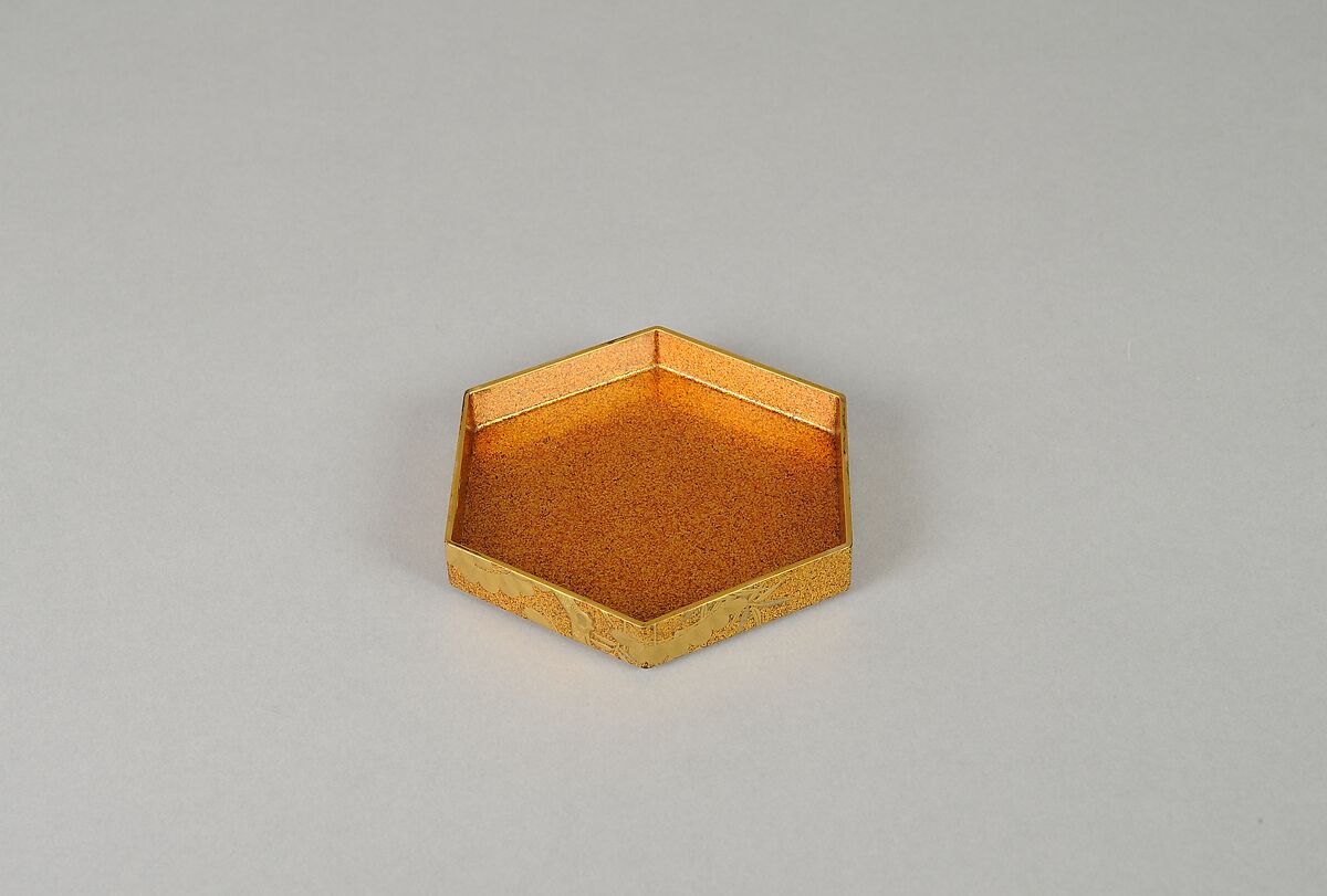 Two-Tiered Incense Box, Takamakie, hiramakie, nashiji, red lacquer, red powder for crane's head, Japan