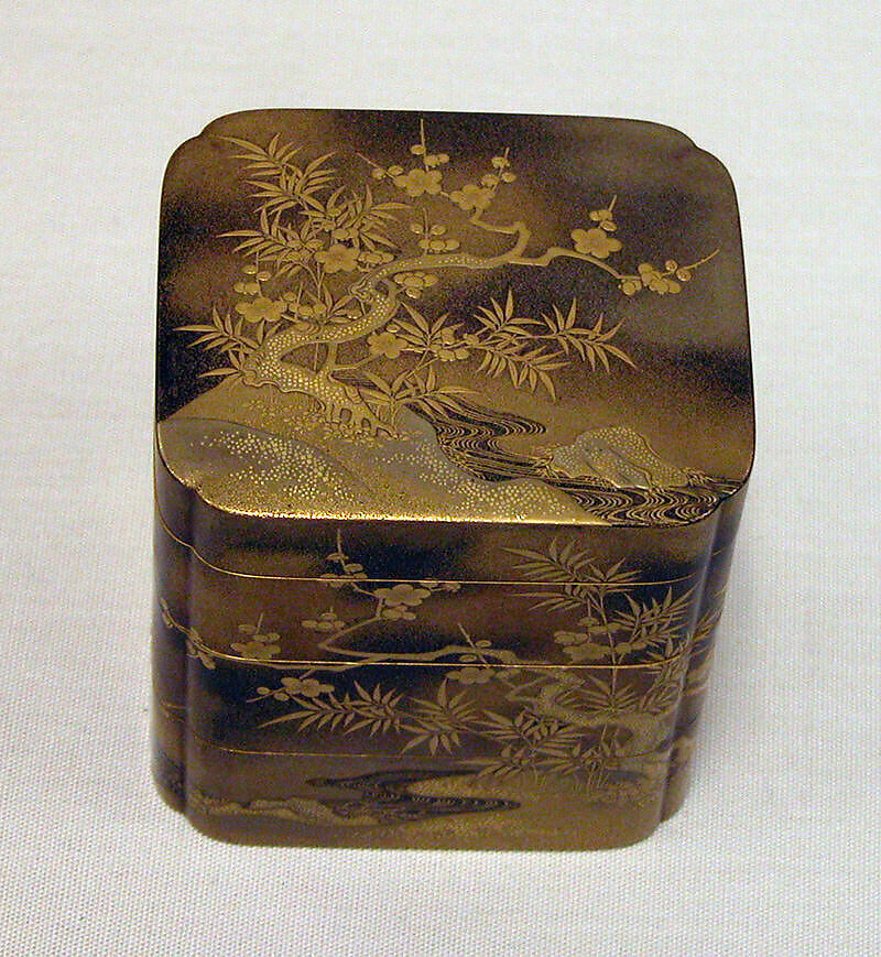 Incense Box in Three Compartments, Lacquer decorated with sprinkled gold, Japan