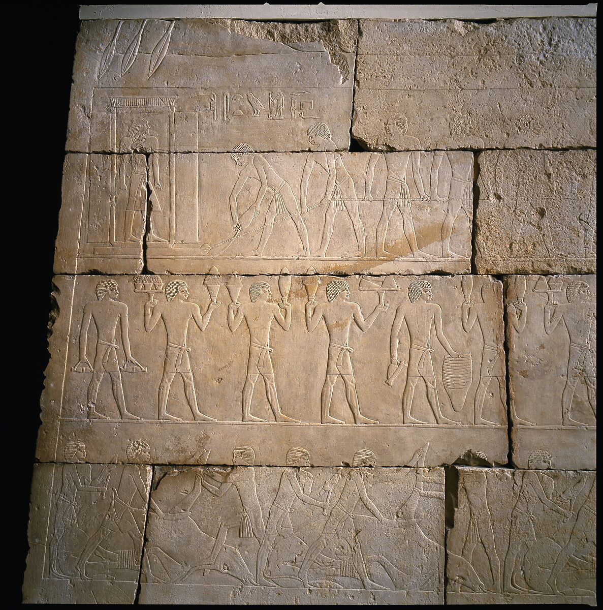 Tomb chapel of Raemkai: South wall of the entrance corridor, Limestone, paint 