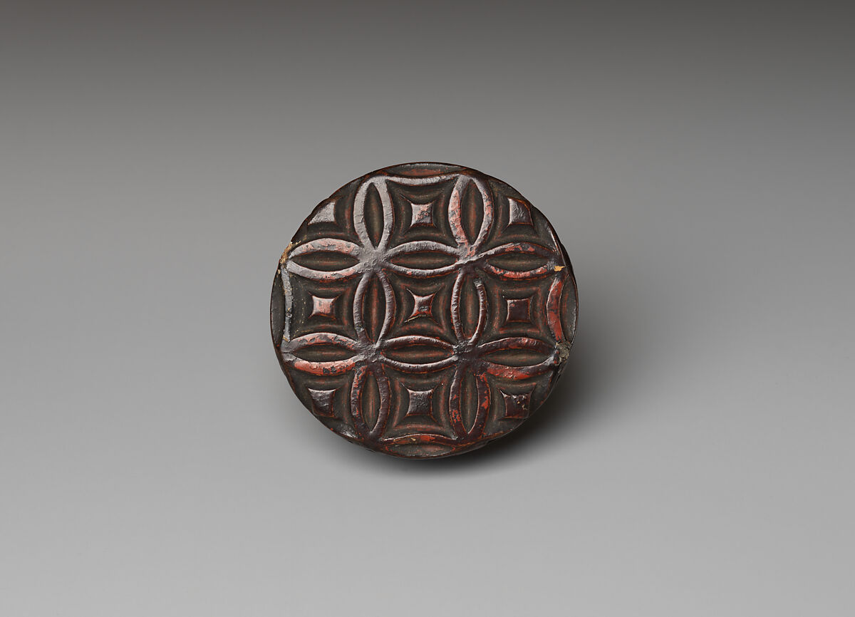 Incense Box (Kōgō) with Interlinked Circles (Shippō) Pattern, Carved wood with red and black lacquer layers (Kamakura-bori), Japan