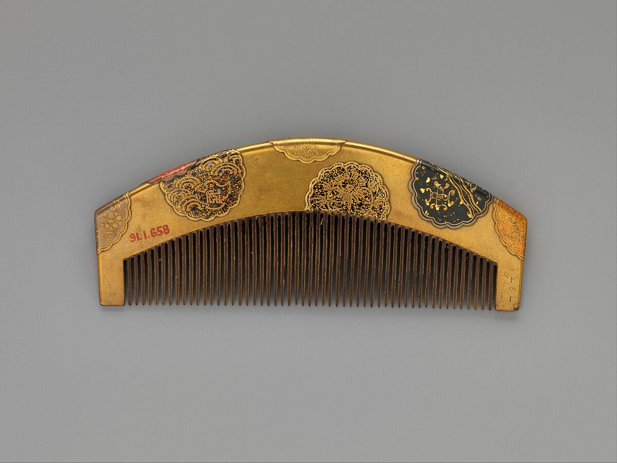 Lacquer Comb with Flower-Shaped Roundels, Lacquered wood with gold, silver, red hiramaki-e on gold ground, Japan