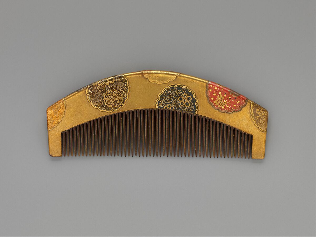 Lacquer Comb with Flower-Shaped Roundels, Lacquered wood with gold, silver, red hiramaki-e on gold ground, Japan 