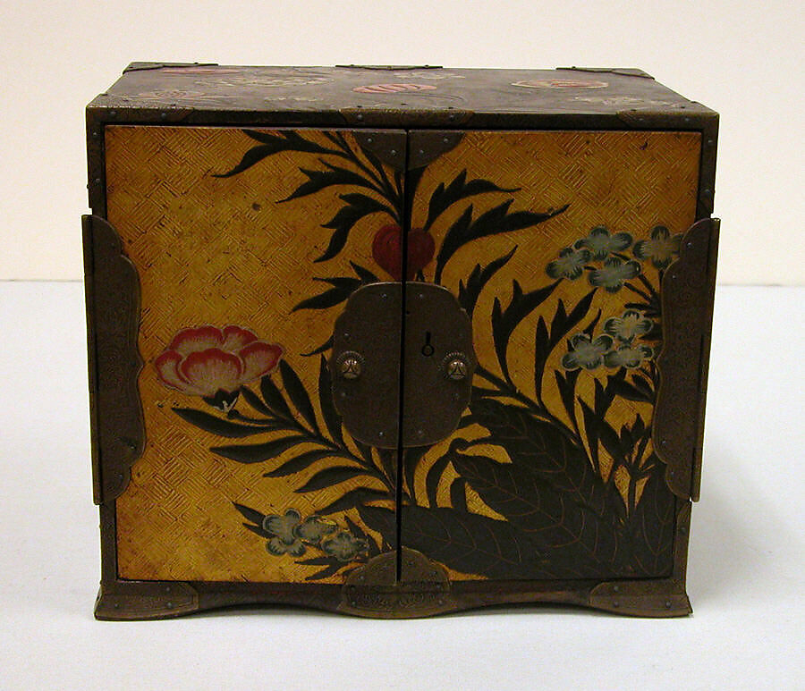 Cabinet, Lacquer decorated with gold, Japan