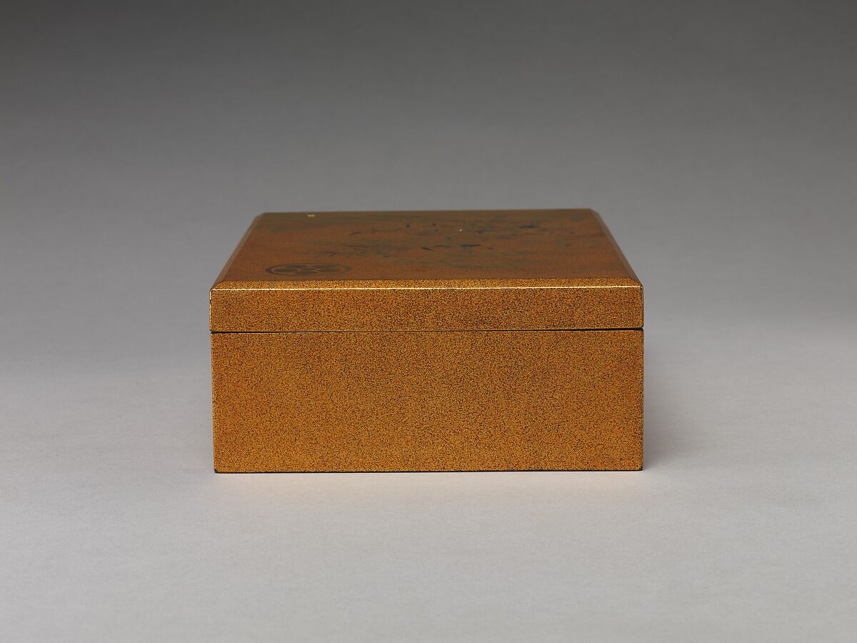 Box with cover, Sprinkled gold on lacquer (maki-e), Japan