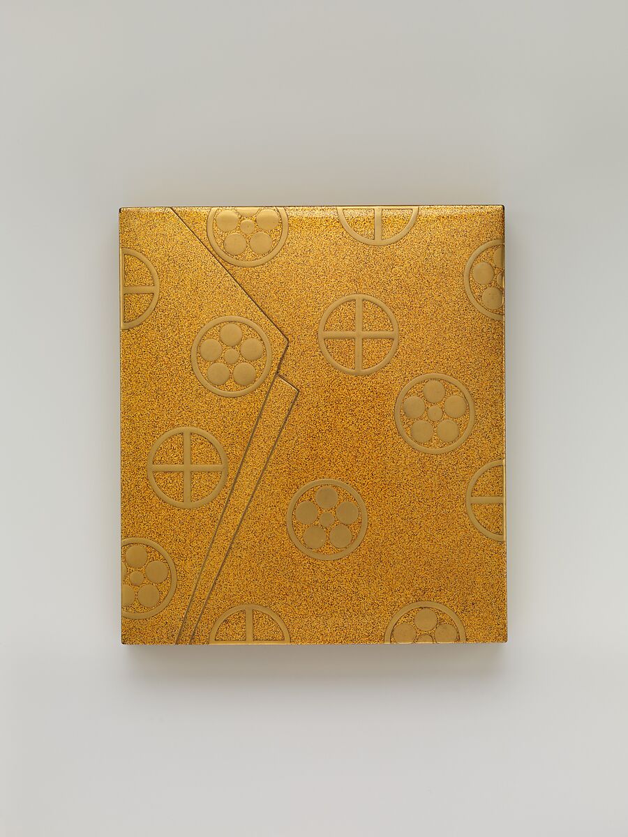 Box with lid, Sprinkled gold on lacquer (maki-e), Japan