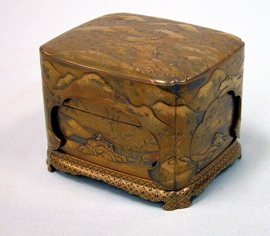 Incense Box with Design of Maple and and Mountain Scenery, Gold maki-e on black lacquer, Japan 