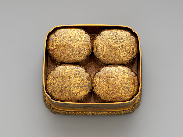 Incense Box with Design of Maple and and Mountain Scenery, Gold maki-e on black lacquer, Japan