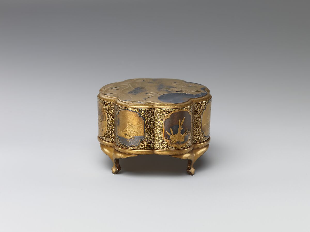 Incense box with Chinese children playing with snowballs, Gold, silver togidashi maki-e, hiramaki-e, takamaki-e, cut-out gold foil application, red lacquer, gold foil application on gold ground, Japan