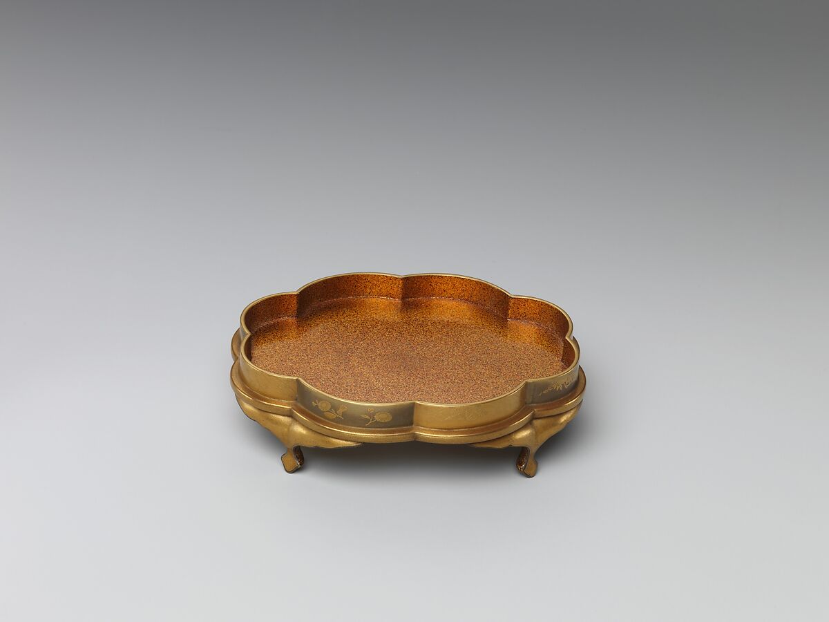 Incense box with Chinese children playing with snowballs, Gold, silver togidashi maki-e, hiramaki-e, takamaki-e, cut-out gold foil application, red lacquer, gold foil application on gold ground, Japan