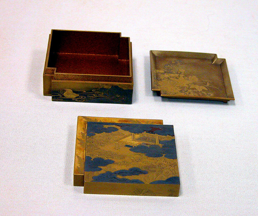 Kobako with tray, Gold maki-e on black lacquer, Japan