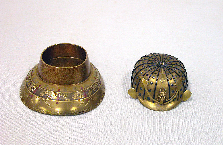Kobako, Lacquer with gold and silver, Japan