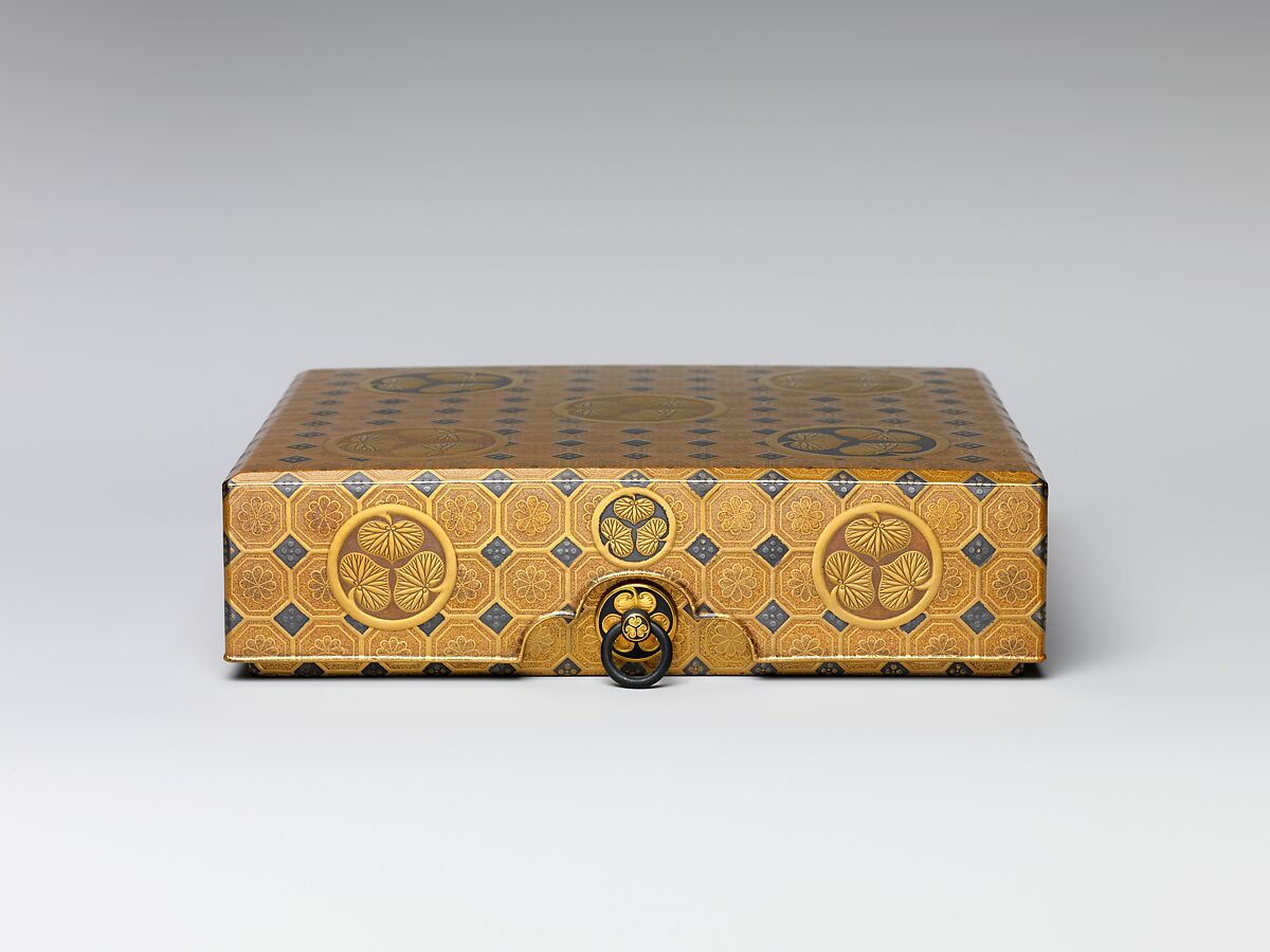 Box, Gold lacquer, Japan
