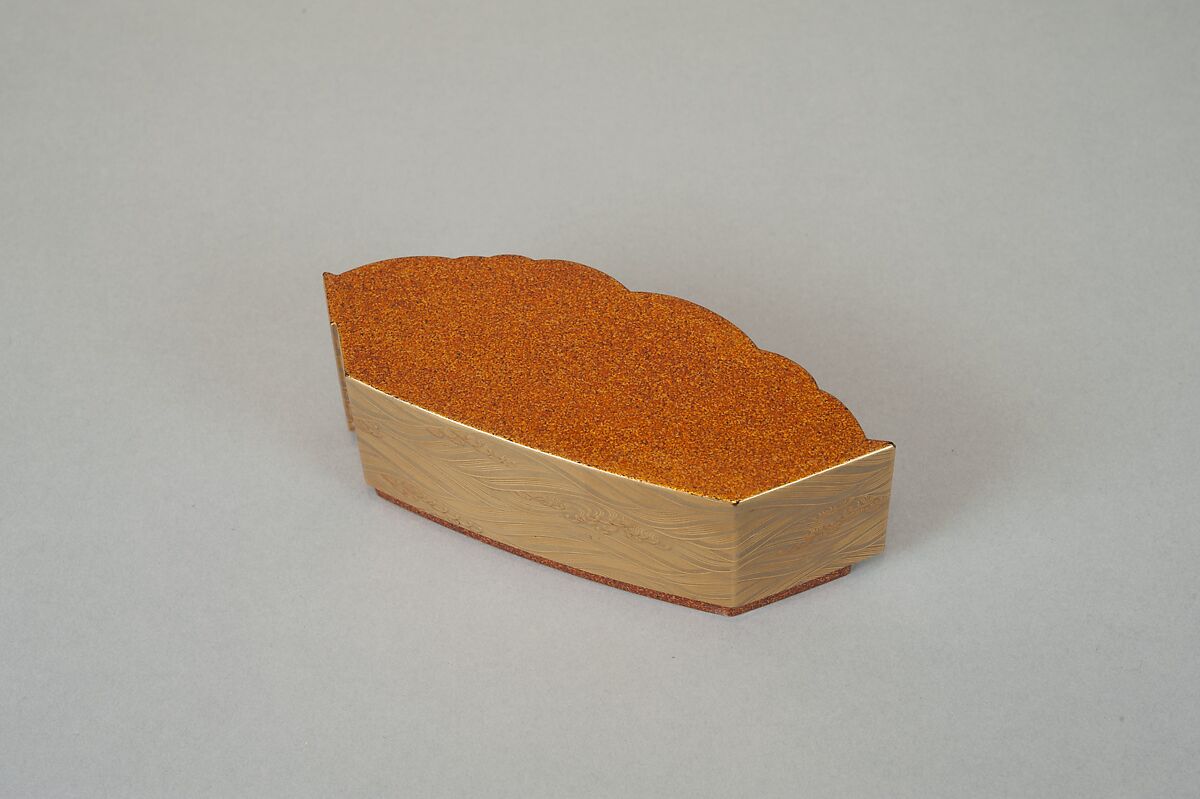 Treasure Boat-shaped Incense Box [Kōgō], Lacquered wood, gold and maki-e lacquer, Japan
