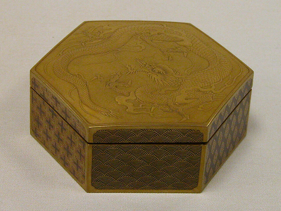 Kobako, Lacquer with gold, Japan
