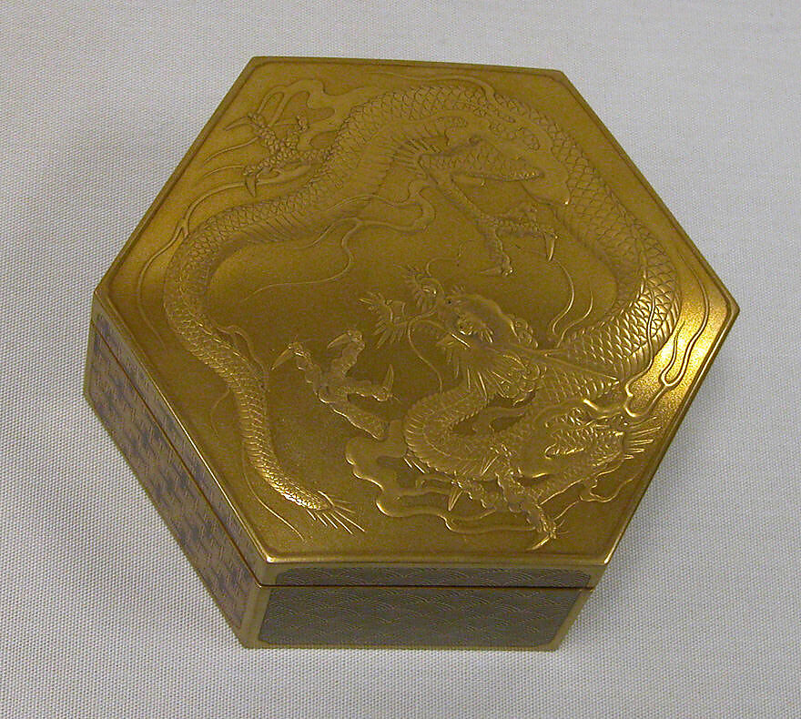 Kobako, Lacquer with gold, Japan