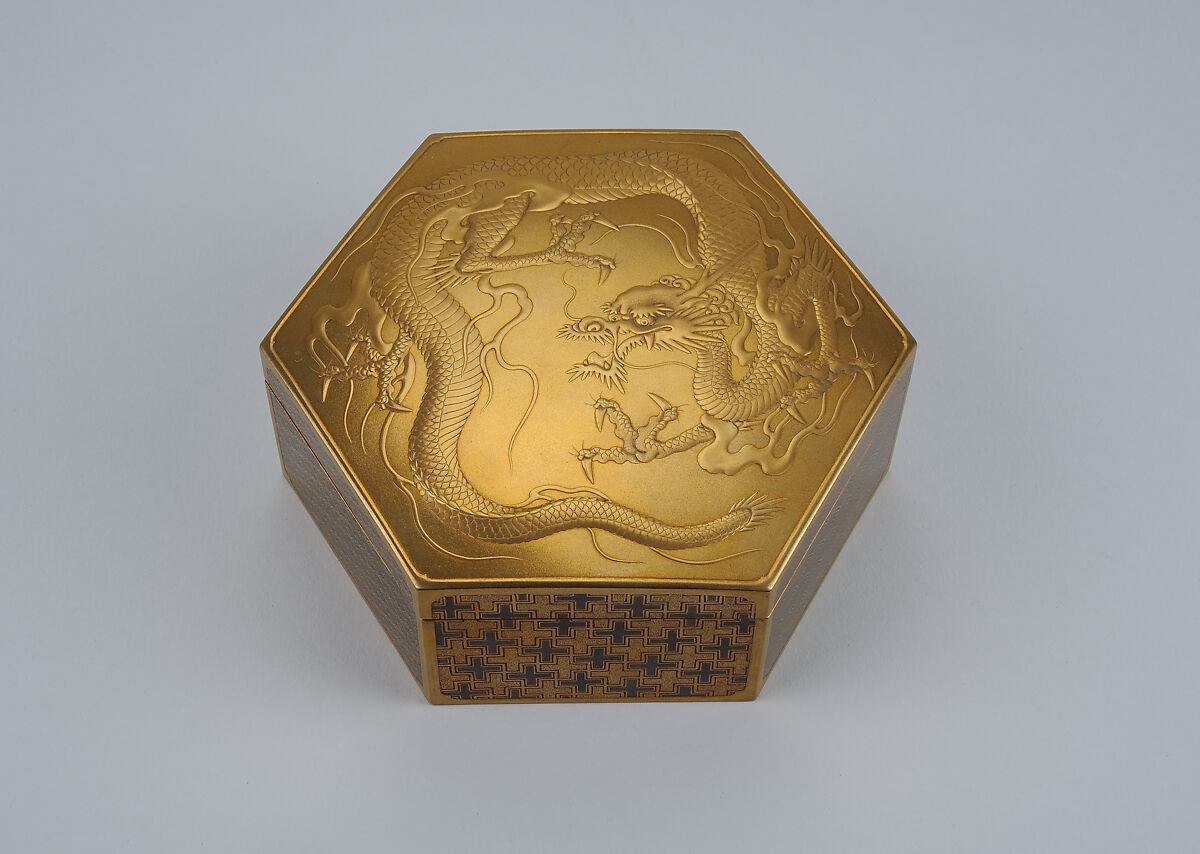 Kobako, Lacquer with gold, Japan 