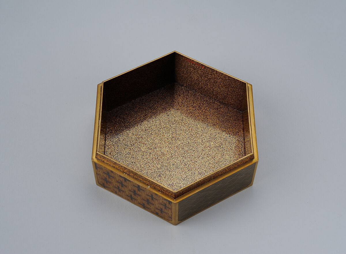 Kobako, Lacquer with gold, Japan