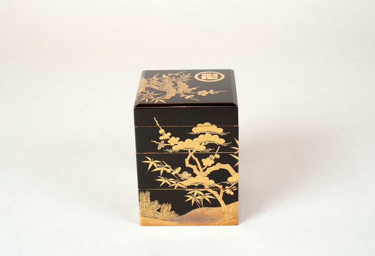 Tiered Incense Box (Jūkōgō) with Family Crest, Pine, Bamboo, and Plum, Lacquer with sprinkled gold, Japan