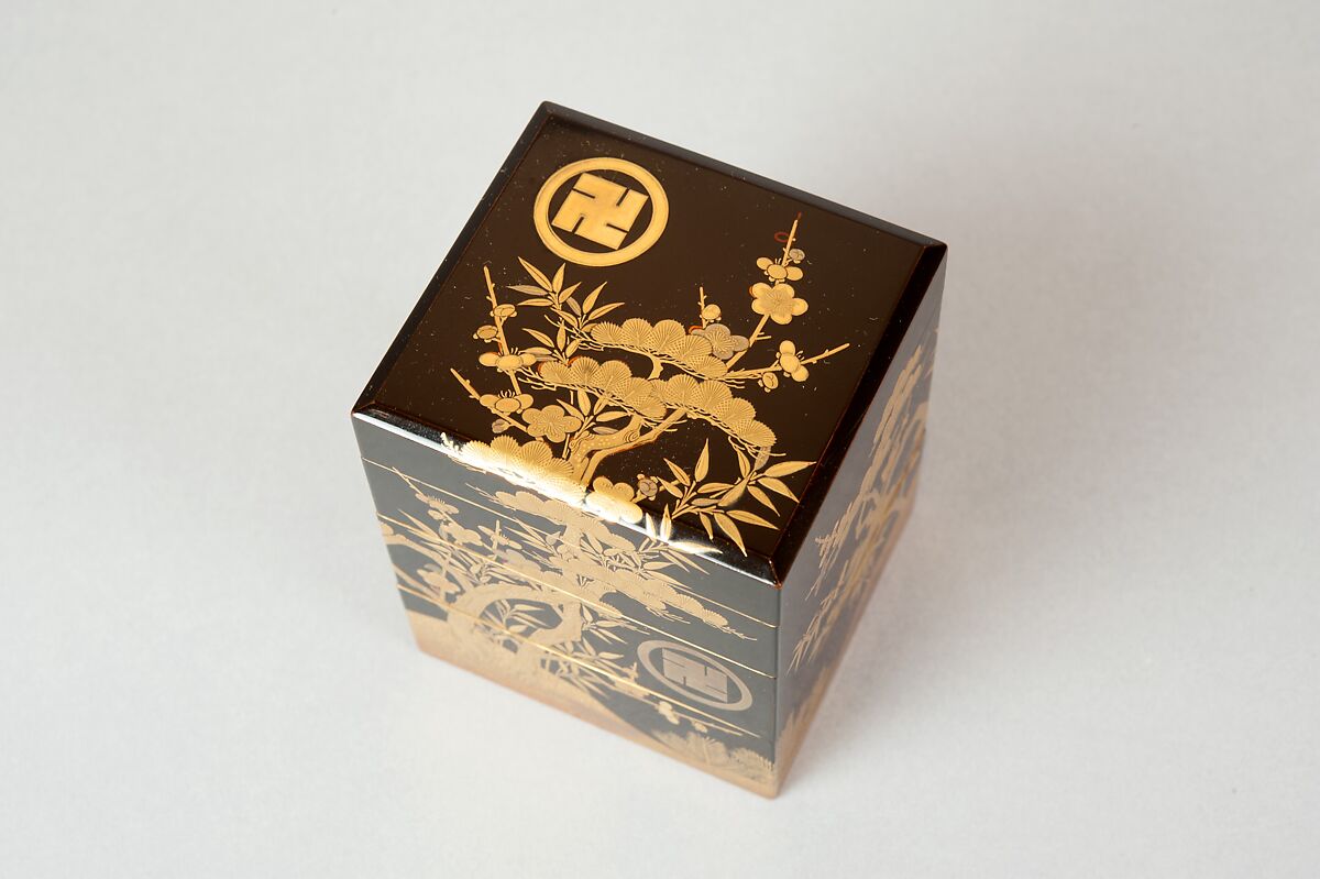 Tiered Incense Box (Jūkōgō) with Family Crest, Pine, Bamboo, and Plum, Lacquer with sprinkled gold, Japan